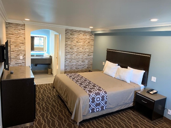 Walnut Inn & Suites West Covina image 3