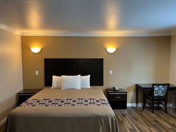 Walnut Inn & Suites West Covina image 5