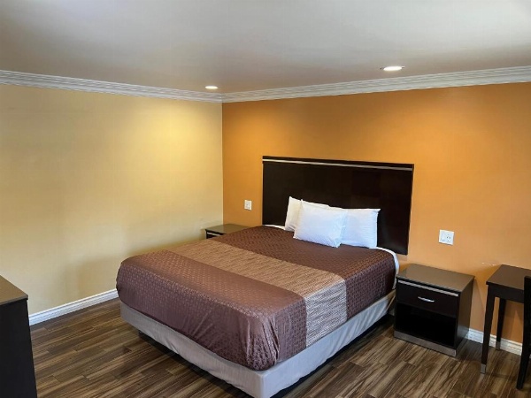 Walnut Inn & Suites West Covina image 8